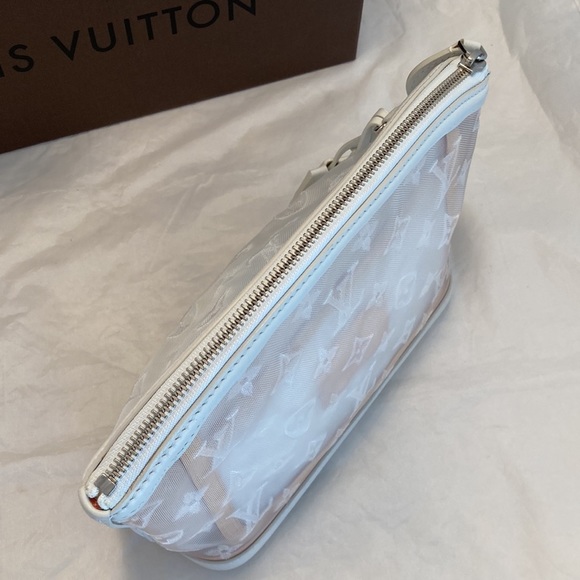 LOUIS Vuitton Limited Edition Transparence Lockit Clutch - Picture 4 of 16